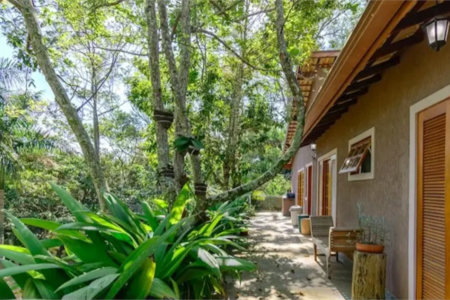 Casa à venda com 4 quartos, sendo 2 suítes,  em Granja Viana, Cotia, SP