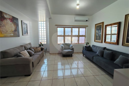 Casa à venda com 5 quartos, sendo 3 suítes, no Centro, Itapetininga, SP