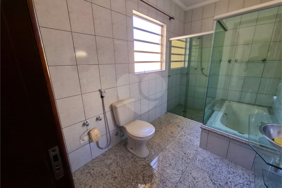 Sobrado à venda com 3 quartos no Brasilândia, São Paulo, SP