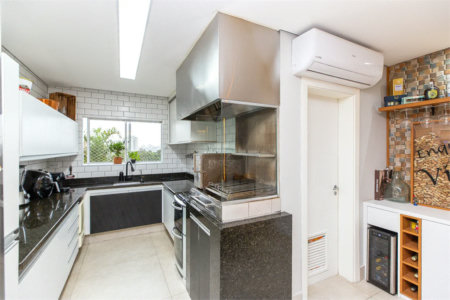 Apartamento à venda com 4 quartos, sendo 1 suíte, em Jardim Monte Kemel, São Paulo, SP