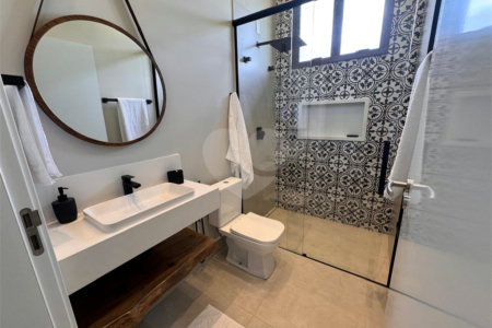 Casa à venda com 6 suítes no condomínio Vila Pinhal, Itirapina - SP