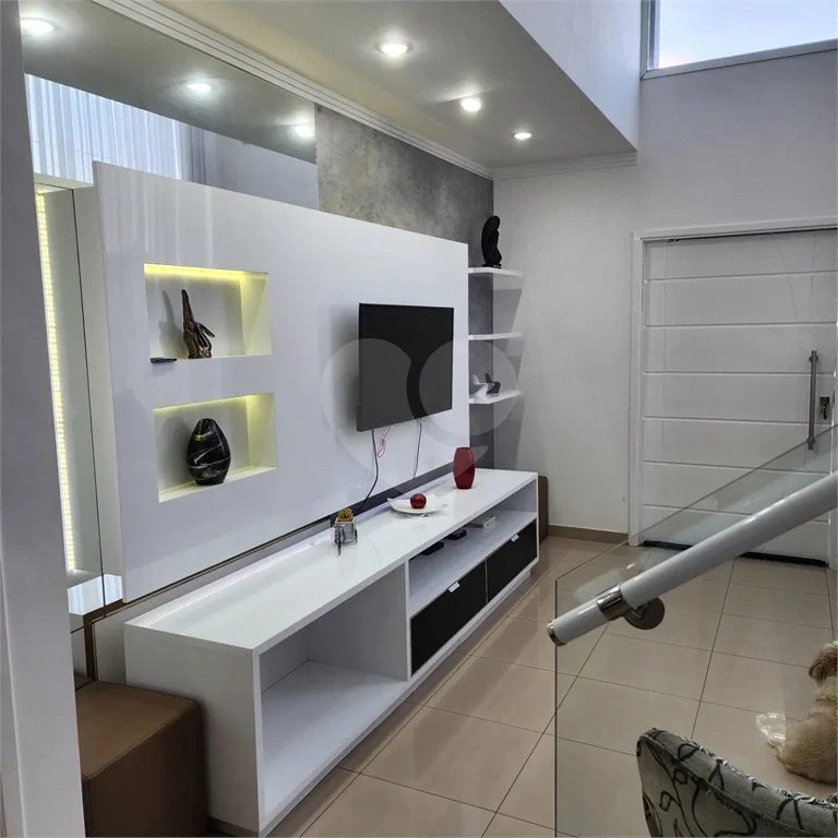 Casa à venda com 4 quartos, sendo 1 suíte, no condomínio Ibiaram1, Itupeva - SP
