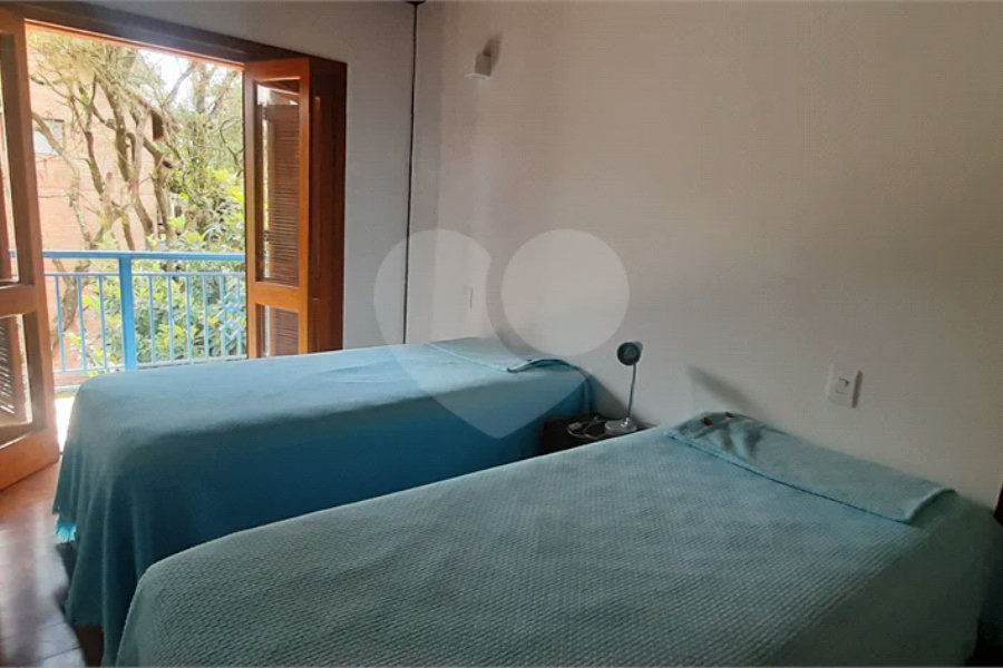 Casa à venda com 5 quartos, sendo 4 suítes, no condomínio Alpes da Cantareira, Mairiporã - SP