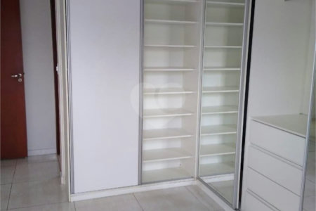 Casa à venda com 3 quartos, sendo 1 suíte, no condomínio Villagio Milano, Sorocaba - SP