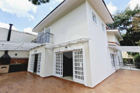 Casa à venda com 4 suítes no condomínio Jardim Vitória Régia, São Paulo - SP