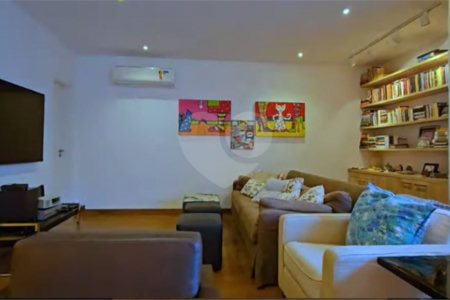 Casa à venda com 4 quartos, sendo 1 suíte, em Jardim Europa, São Paulo, SP