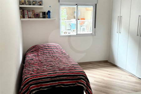 Sobrado à venda com 3 quartos, sendo 1 suíte, em Vila Irmãos Arnoni, São Paulo, SP