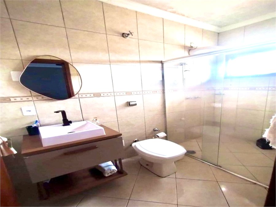 Sobrado à venda com 3 quartos, sendo 1 suíte, em Jardim Gonçalves, Sorocaba, SP