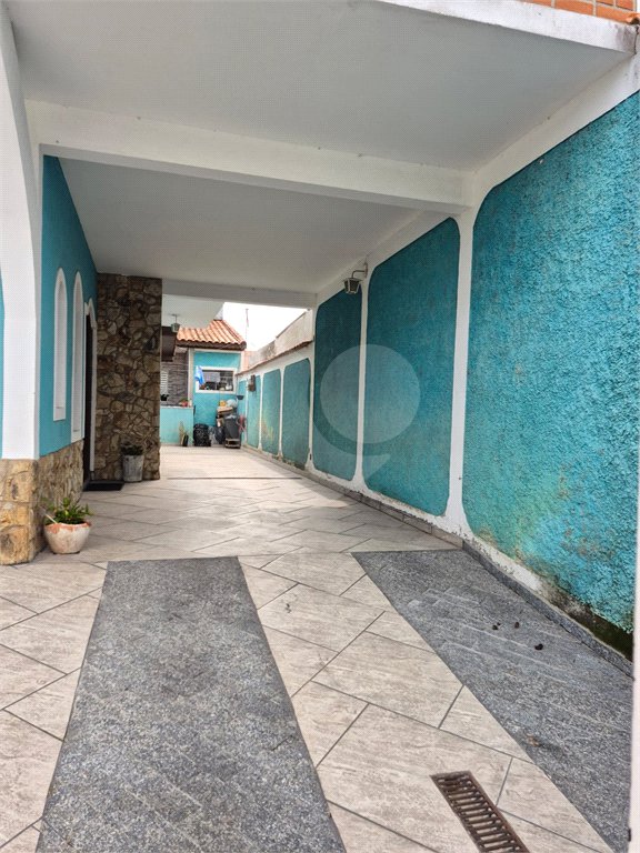 Sobrado à venda com 3 quartos, sendo 1 suíte, em Jardim Modelo, Suzano, SP