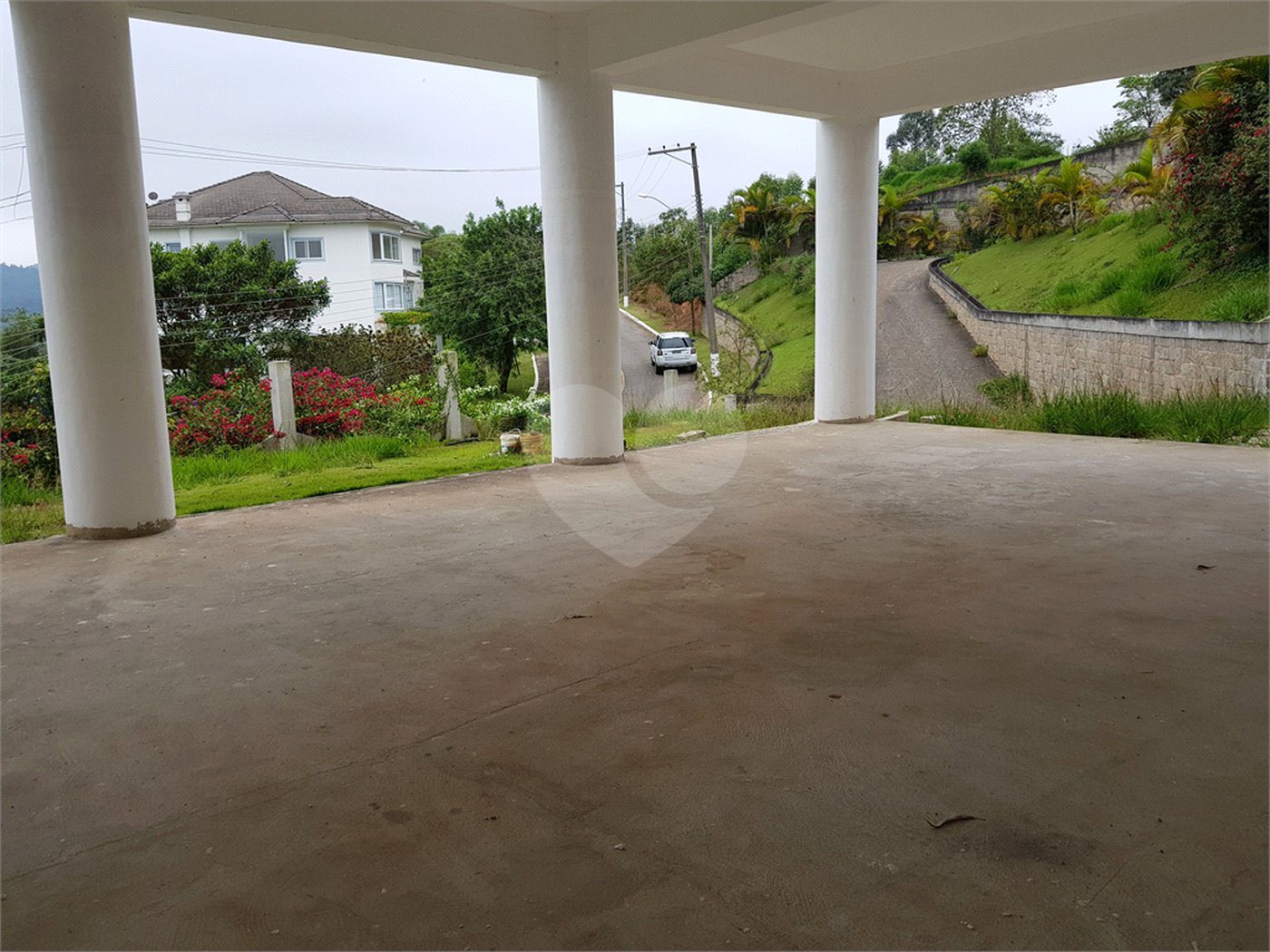 Casa à venda com 4 suítes no condomínio Suíça da Cantareira, Mairiporã - SP