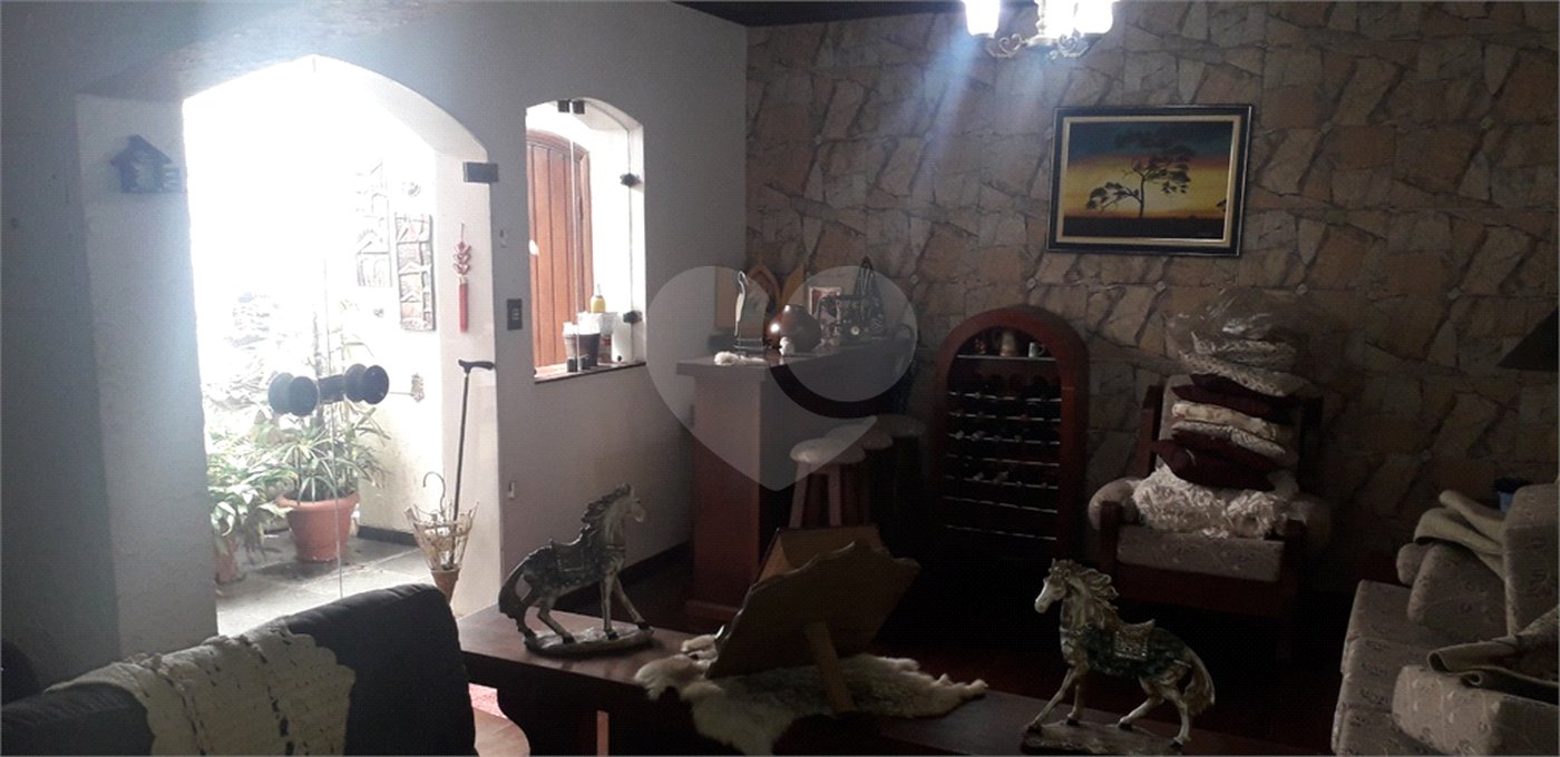 Casa à venda com 3 quartos em Jardim Regina, São Paulo, SP