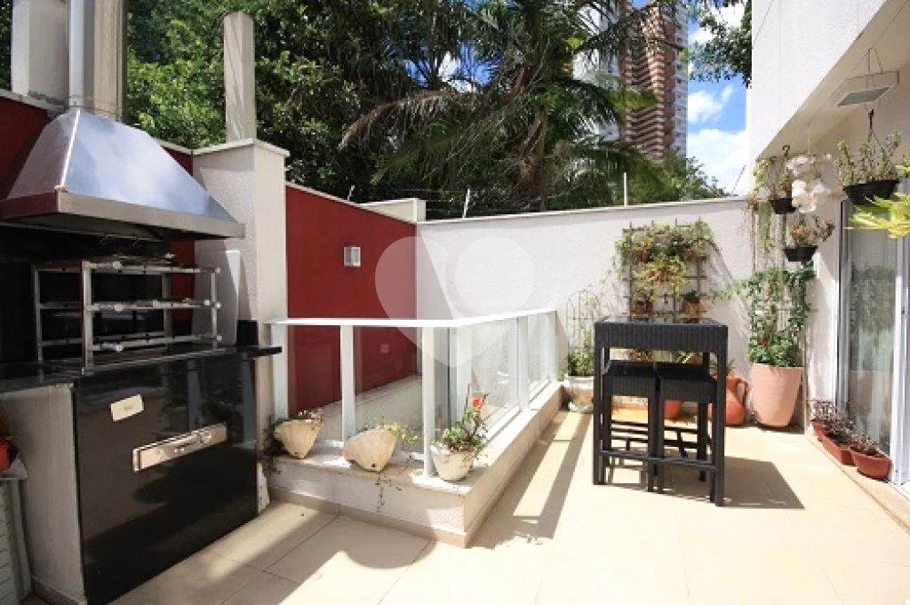 Casa à venda com 4 quartos, sendo 2 suítes, no condomínio Melbourne Residence, São Paulo - SP