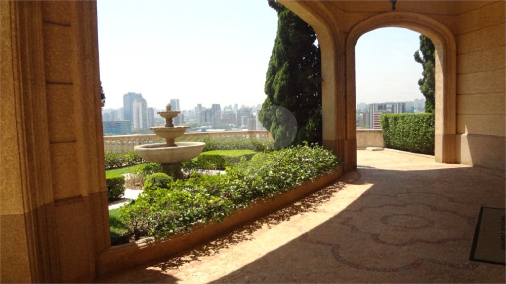 Apartamento à venda com 4 suítes em Jardim Fonte do Morumbi, São Paulo, SP