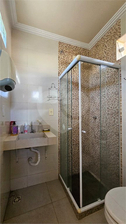Casa à venda com 5 quartos, sendo 3 suítes,  no condomínio Colinas do Magarça, Rio de Janeiro - RJ
