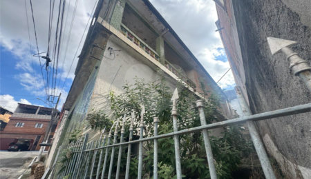 Sobrado à venda com 7 quartos em Cidade Continental, São Paulo, SP
