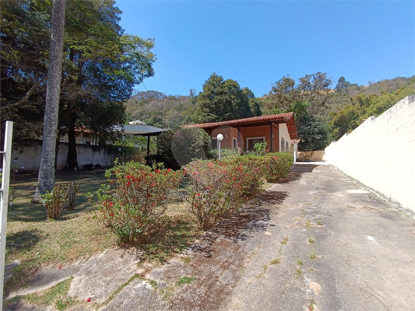 Casa para alugar com 3 quartos, sendo 1 suíte,  em Esplanada Mendes Moraes, São Roque, SP