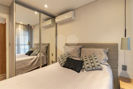 Apartamento à venda com 4 quartos, sendo 3 suítes,  em Jardim das Acácias, São Paulo, SP