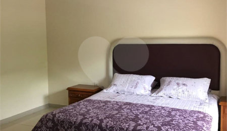 Sobrado à venda com 3 quartos, sendo 2 suítes,  em Jardim Tropical, Cuiabá, MT
