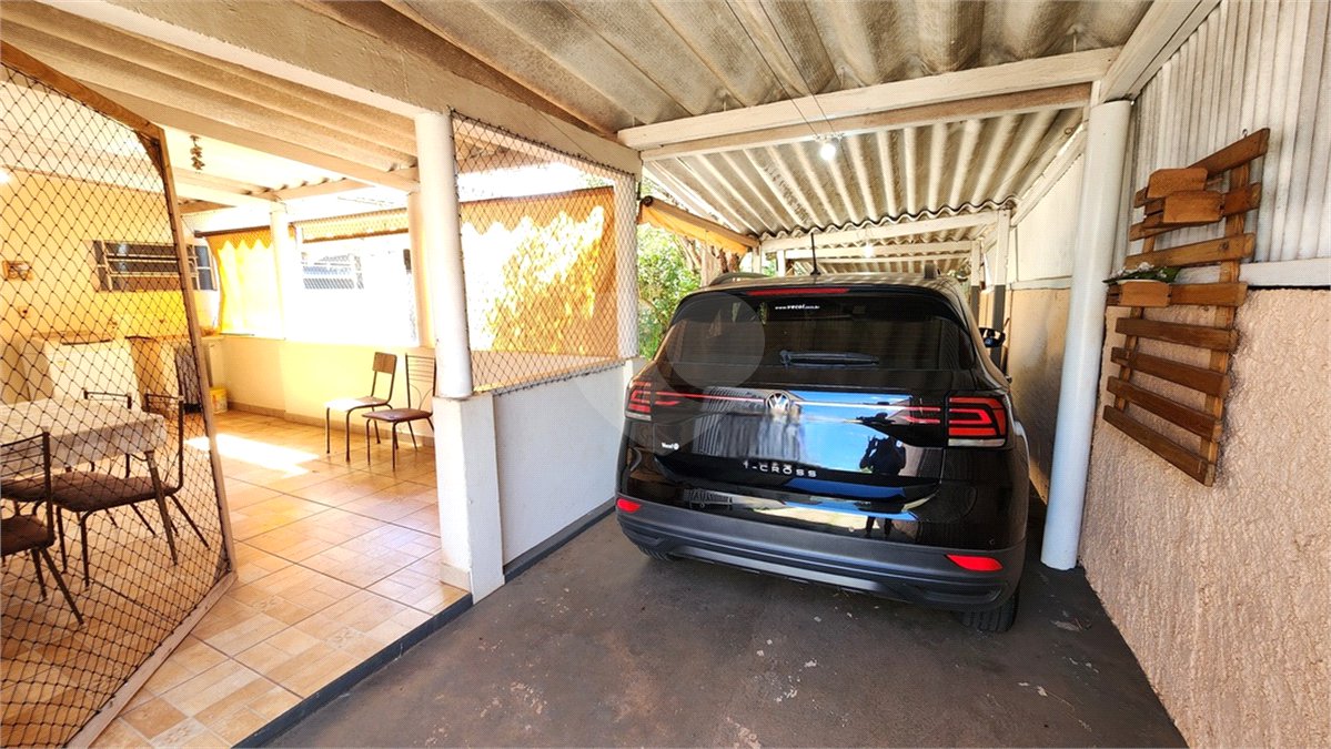 Casa à venda com 3 quartos no Centro, Araraquara, SP