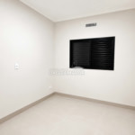 Casa à venda com 3 quartos, sendo 1 suíte,  em Jardim dos Ipês, Três Lagoas, MS