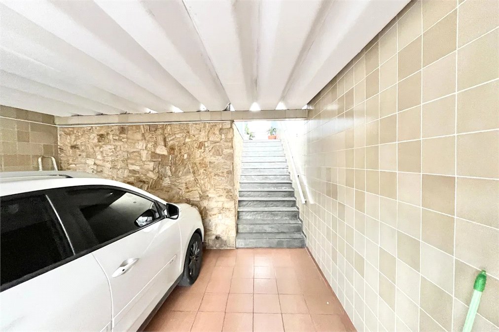 Sobrado à venda com 3 quartos, sendo 1 suíte, em Vila Vitório Mazzei, São Paulo, SP