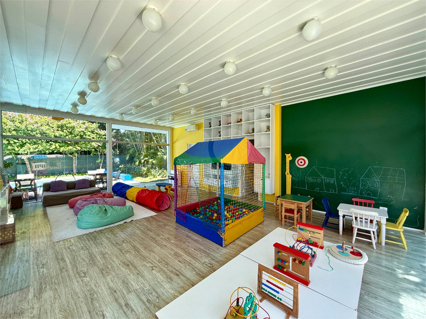Apartamento à venda com 4 suítes em Jardim Marajoara, São Paulo, SP