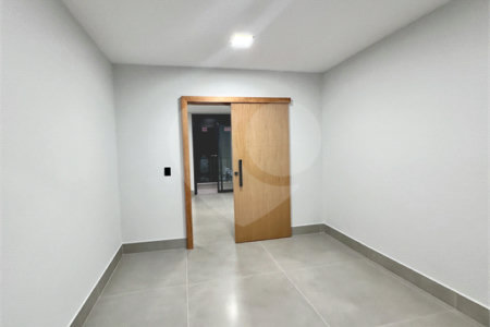 Sobrado à venda com 4 suítes em Jardim Itália, Cuiabá, MT