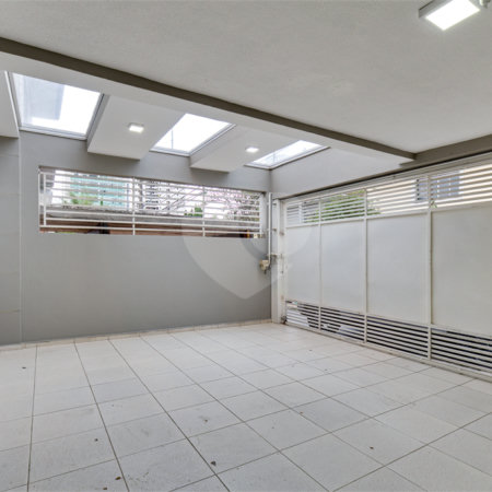 Sobrado à venda com 4 quartos, sendo 3 suítes, em Campo Belo, São Paulo, SP