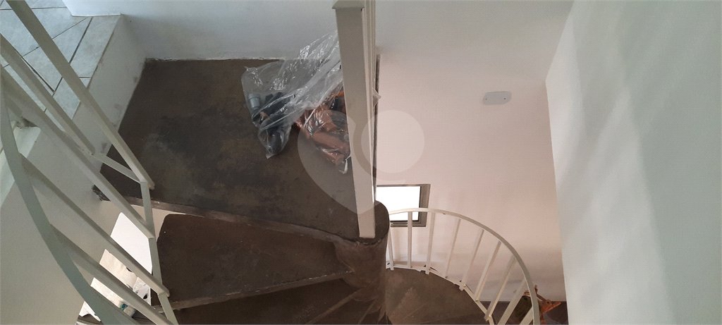 Casa à venda com 3 quartos, sendo 2 suítes, no condomínio Sausalito, Mairiporã - SP
