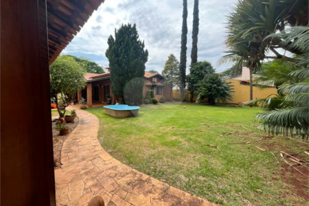 Casa à venda com 3 quartos, sendo 1 suíte, em Parque Santa Marta, São Carlos, SP