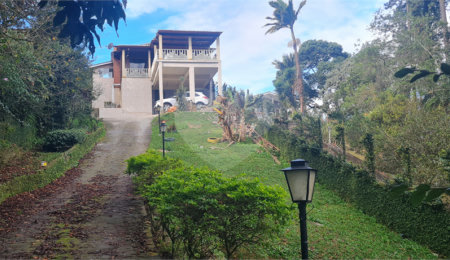 Casa à venda ou para alugar com 3 quartos, sendo 2 suítes,  no condomínio Jardim da Montanha I, Mairiporã - SP