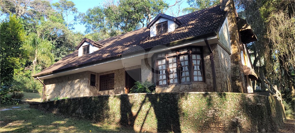 Casa à venda com 3 suítes no condomínio Jardim da Montanha I, Mairiporã - SP
