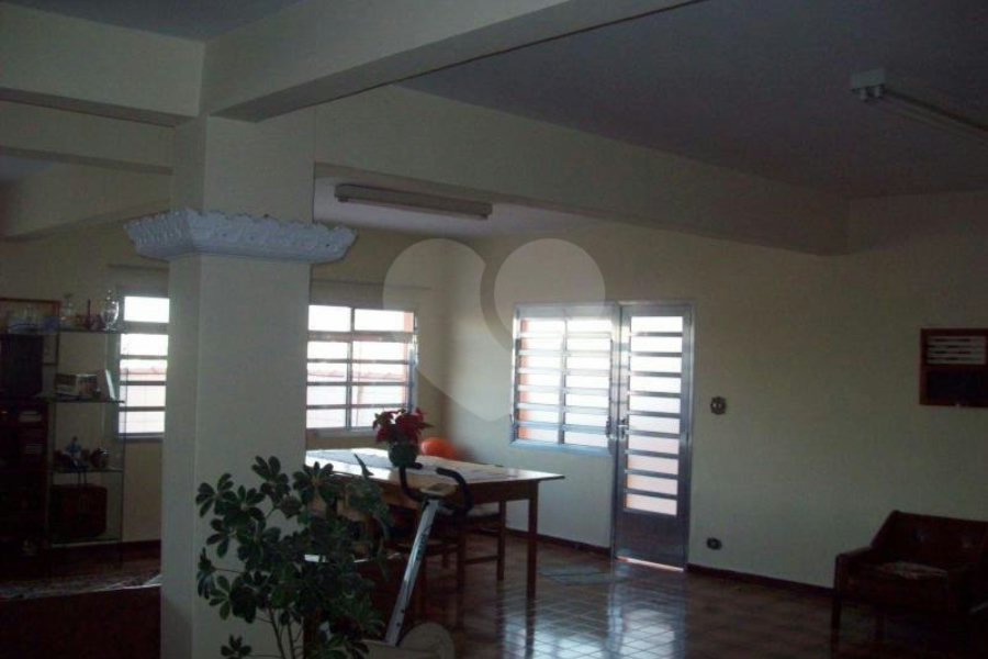 Casa Térrea à venda com 3 quartos, sendo 1 suíte, em Vila Constança, São Paulo, SP