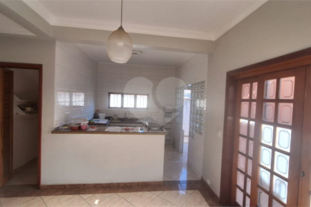 Casa à venda com 3 quartos, sendo 1 suíte, em Jardim Itanguá, Sorocaba, SP