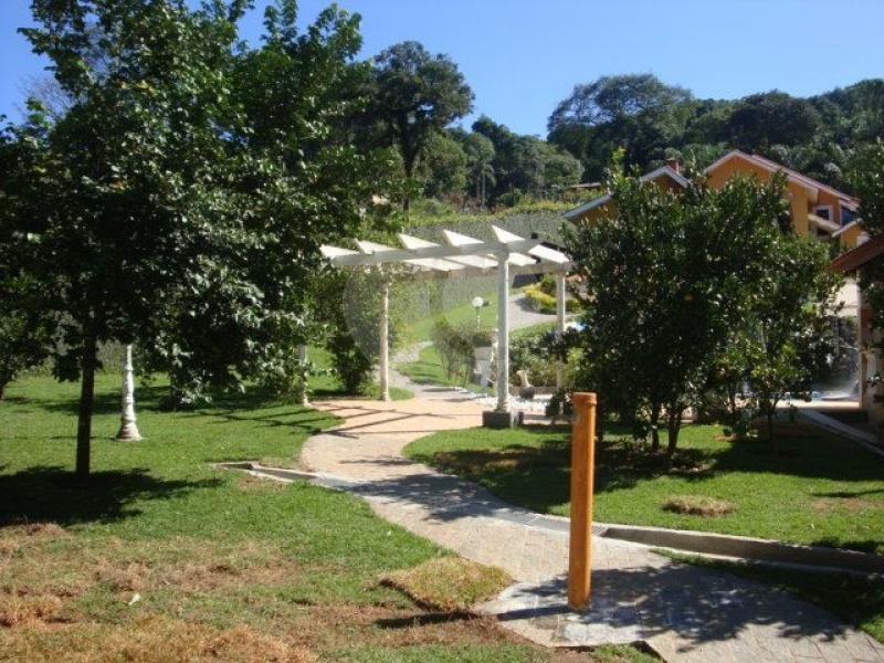 Sobrado à venda com 5 suítes em Juqueri Mirim, Mairiporã, SP
