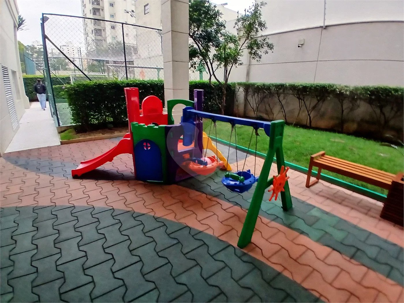 Santana Alto Padrão/Porteira Fechada, Apto. 260 m² 4 Suítes, 5 vagas 2 depósitos privativos