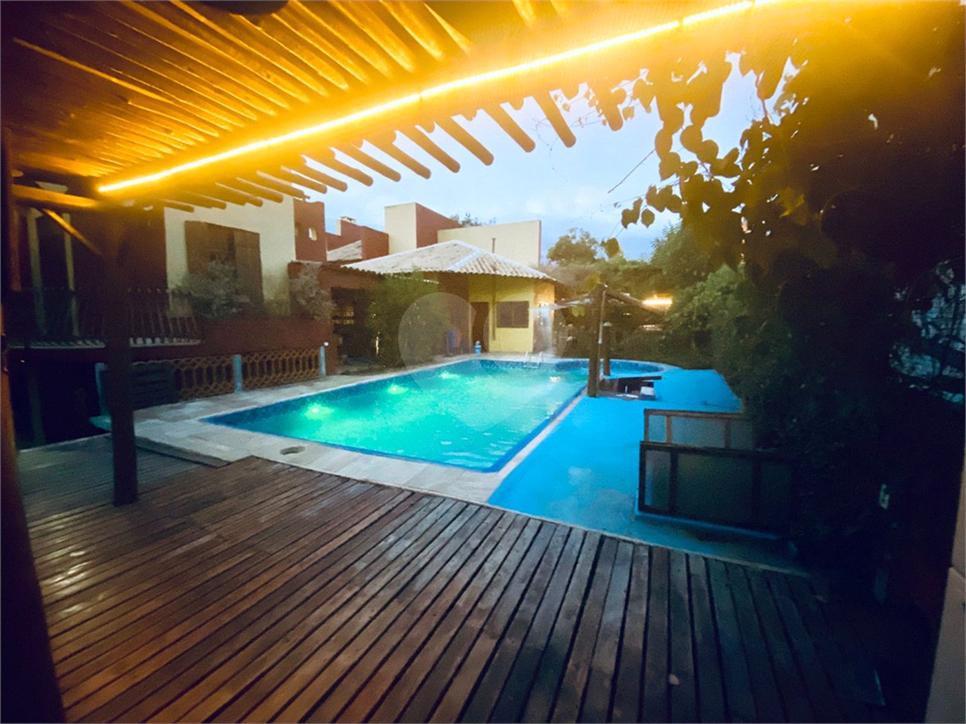 Casa para alugar com 4 suítes no condomínio Il Paradiso, Vinhedo - SP