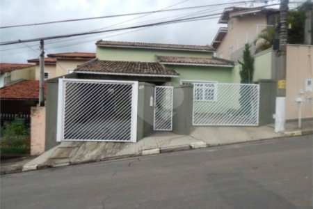 Casa à venda com 3 quartos, sendo 1 suíte,  em Vila Suissa, Mogi das Cruzes, SP