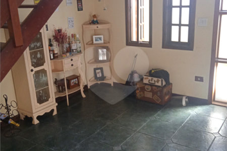 Casa à venda com 8 quartos, sendo 3 suítes, em Jardim Terceiro Centenário, Atibaia, SP