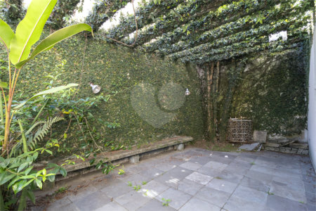 Sobrado à venda com 3 quartos, sendo 1 suíte, em Jardim Prudência, São Paulo, SP