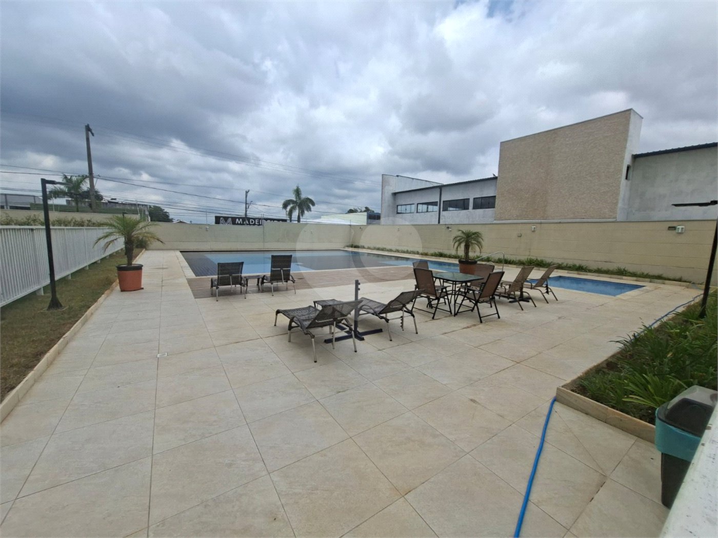 Apartamento à venda ou para alugar com 3 quartos, sendo 1 suíte, em Vila Macia, Itapetininga, SP