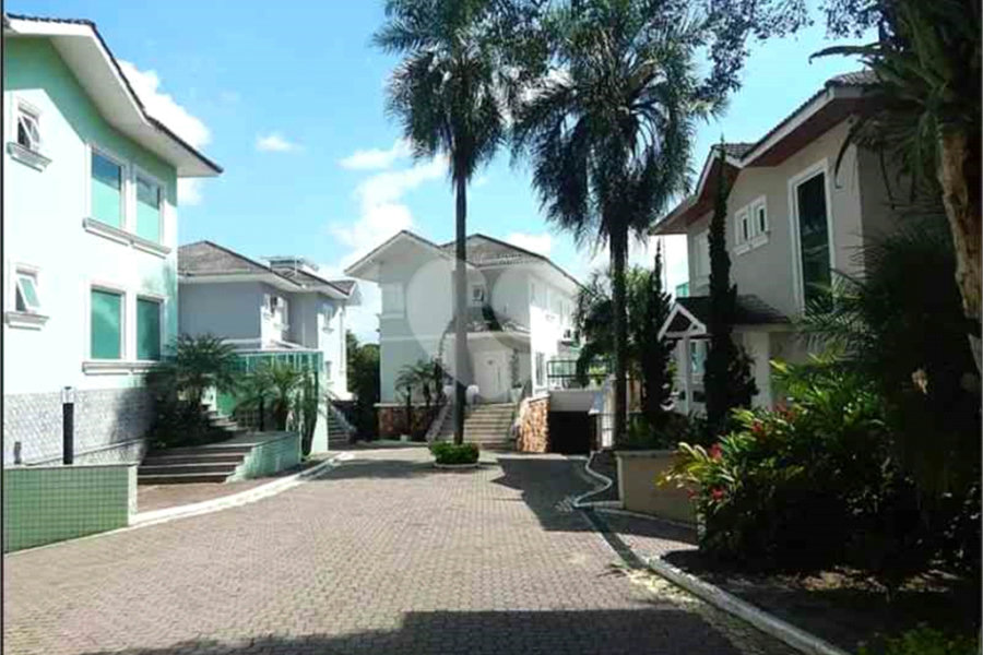 Casa à venda com 3 suítes no condomínio Quinta de Santo Antônio, São Paulo - SP