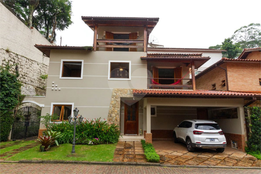 Casa à venda com 4 quartos, sendo 2 suítes, no condomínio Da Serra, São Paulo - SP