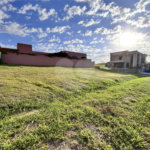 Terreno à venda no condomínio Villa dos Pinheiros, Indaiatuba - SP