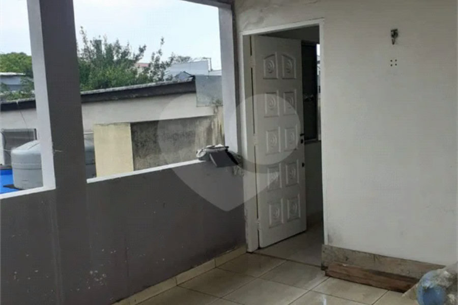 Sobrado à venda com 4 quartos, sendo 1 suíte, em Campo Limpo, São Paulo, SP
