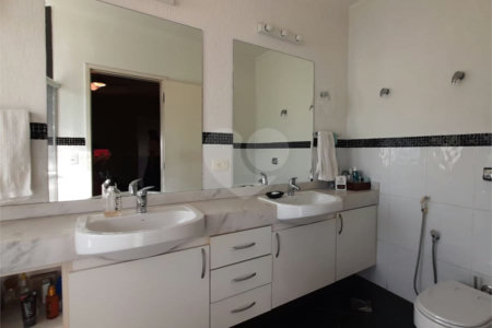 Casa à venda ou para alugar com 4 quartos, sendo 2 suítes, em City América, São Paulo, SP