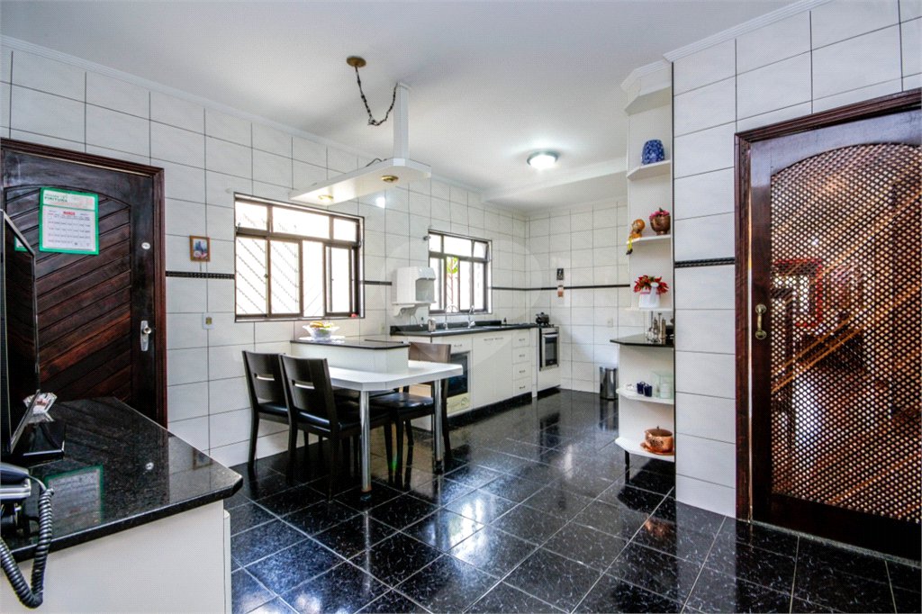 Casa à venda com 6 quartos, sendo 4 suítes, em Vila Anglo Brasileira, São Paulo, SP