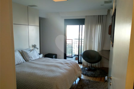 Apartamento à venda com 4 suítes em Jardim Marajoara, São Paulo, SP