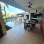 Casa à venda com 4 quartos, sendo 2 suítes,  no condomínio Vinhas da Vista Alegre - Lado Café, Vinhedo - SP