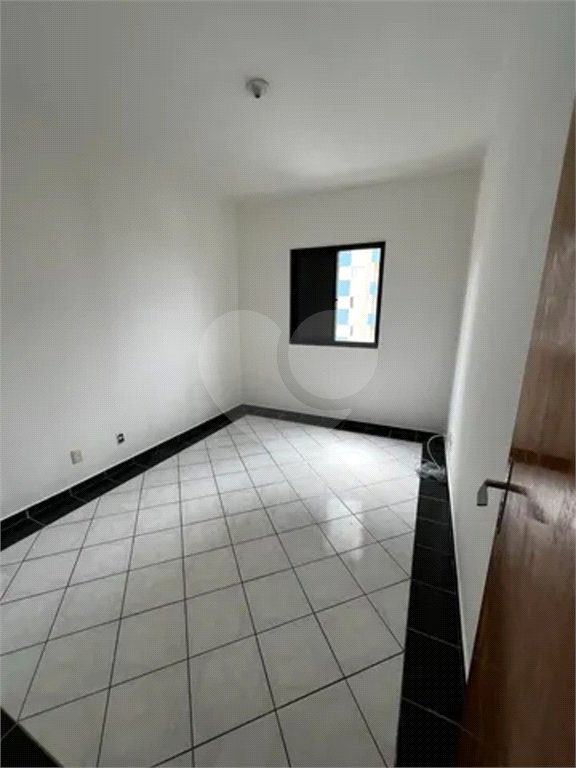 Apartamento à venda com 3 quartos, sendo 1 suíte, em Parque Residencial Aquarius, São José dos Campos, SP